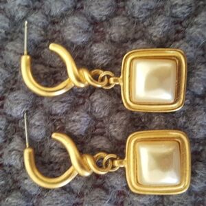 Carol Lee Gold Tone and Pearl Drop Earrings